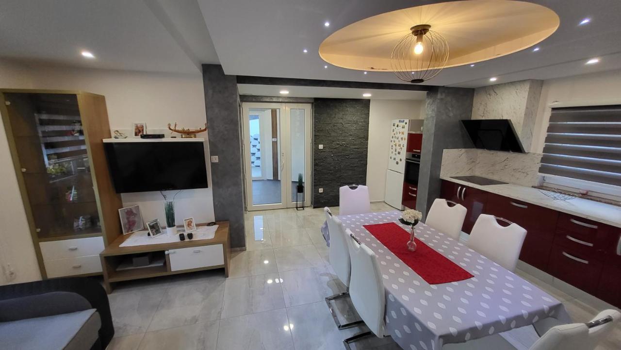Apartma Lara Lesicno Экстерьер фото
