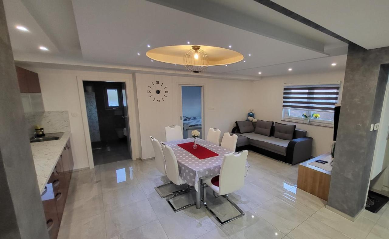 Apartma Lara Lesicno Экстерьер фото